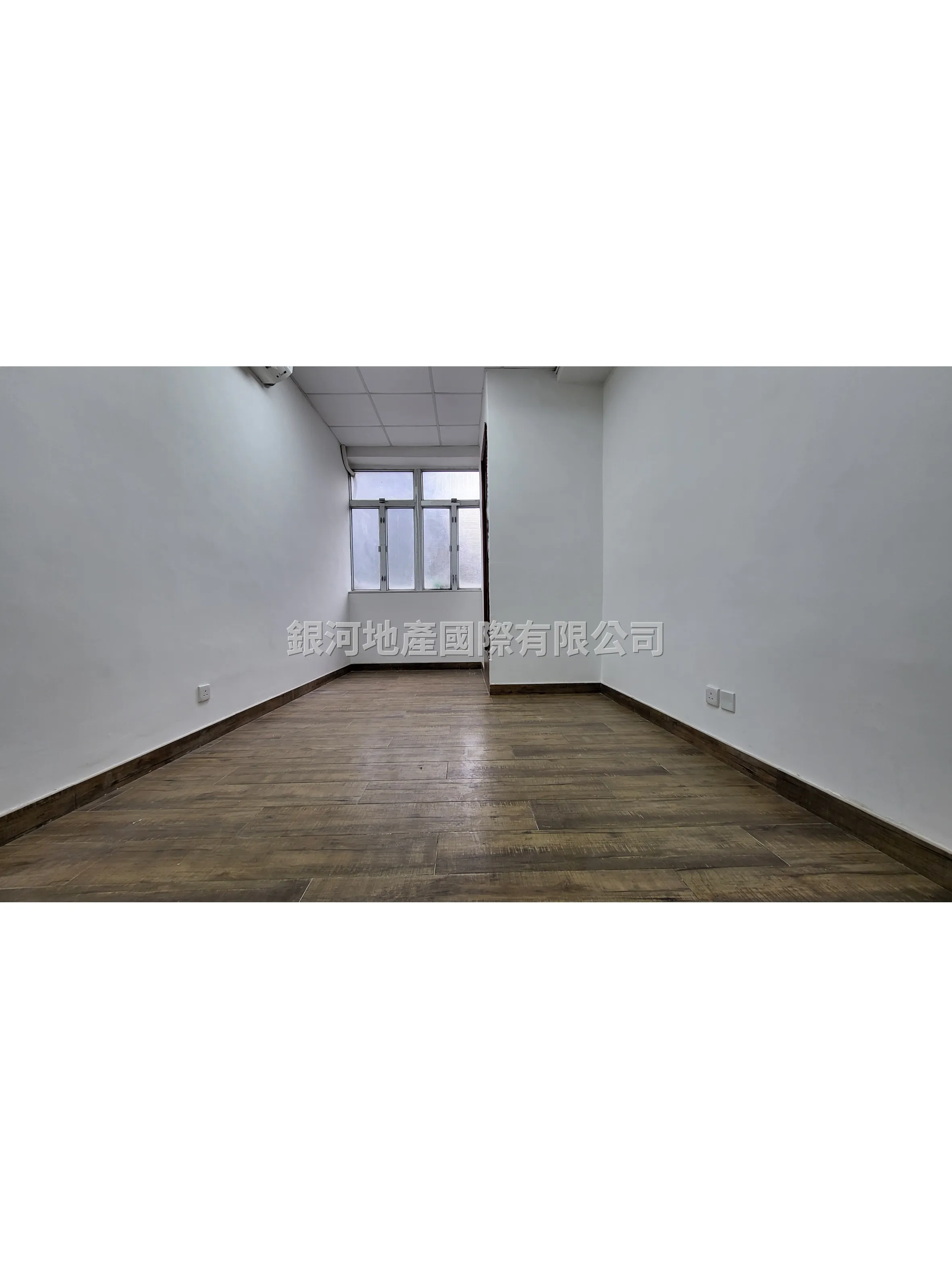 套廁熱水爐 近MTR 相片 2